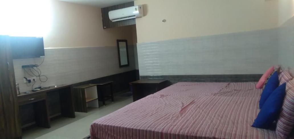 Ns Vijay Shesha Mahal Hotel Tiruvannamalai Bagian luar foto